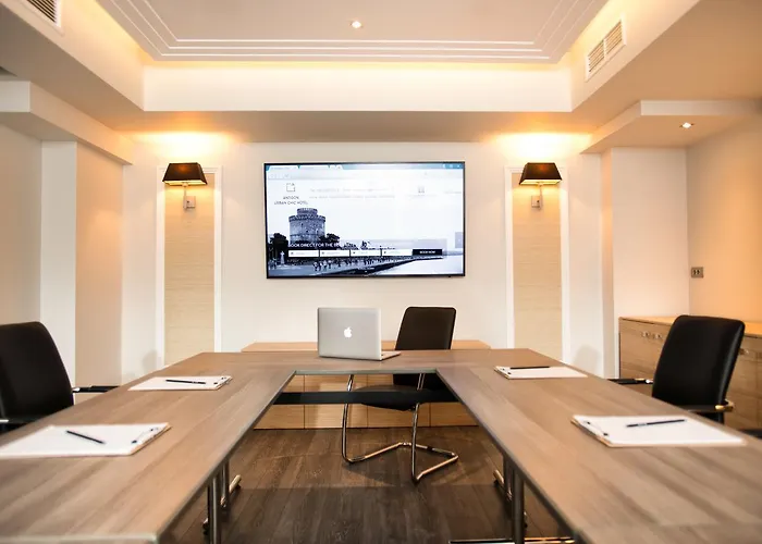 Antigon Urban Chic Hotel, 5*