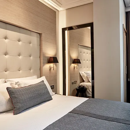 Отель Antigon Urban Chic Hotel By Ghh 5*