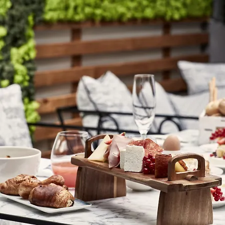 Antigon Urban Chic Hotel, فندق سالونيك