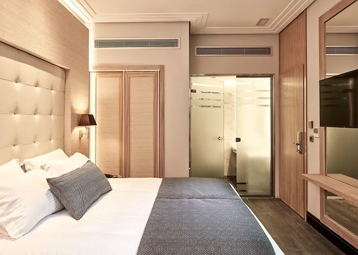 Отель Antigon Urban Chic Hotel,