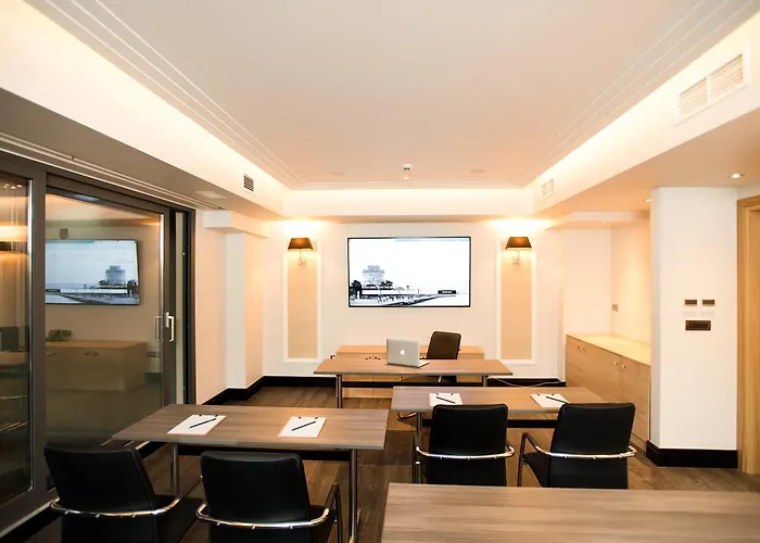 Отель Antigon Urban Chic Hotel,