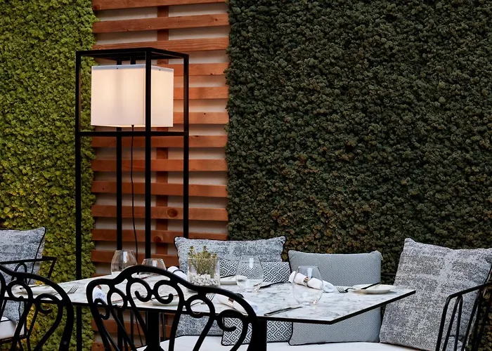 Antigon Urban Chic Hotel, 5*